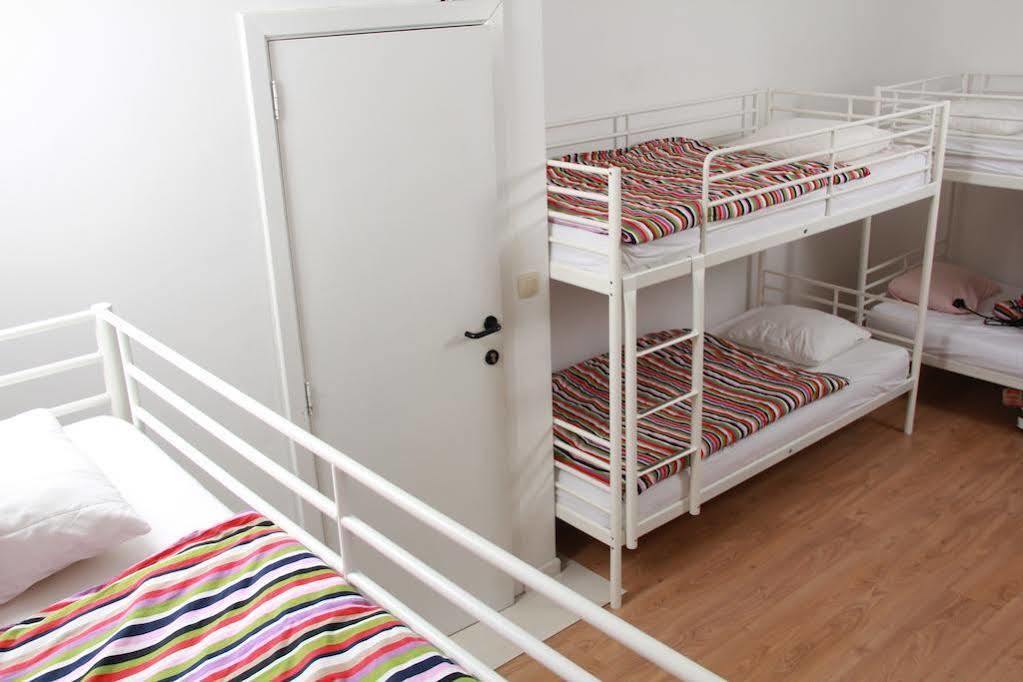 Brussels Hello Hostel Koekelberg المظهر الخارجي الصورة